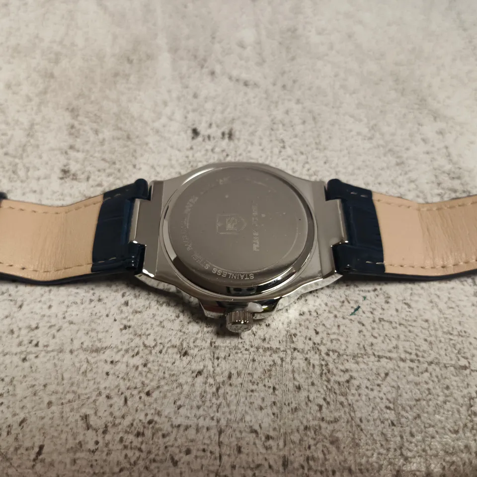 STAINLESS STEEL WRISTWATCH WITH BLUE DIAL AND BLUE LEATHER STRAP IN GREEN PRESENTATION BOX