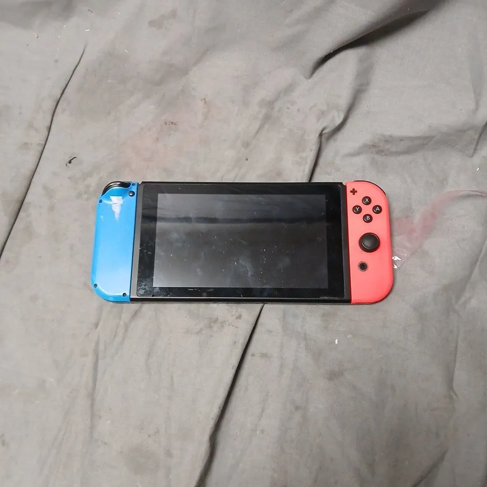 NINTENDO SWITCH CONSOLE – NEON RED/BLUE JOY-CONS (USED)
