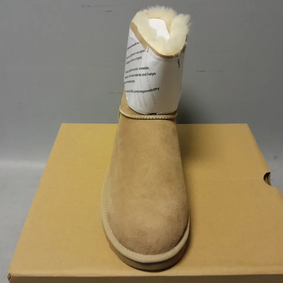 BOXED PAIR OF UGGS MINI BAILEY BOW II IN SAND - UK 7