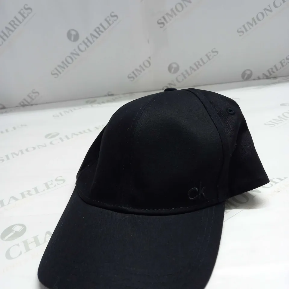 CALVIN KLEIN BASEBALL CAP 