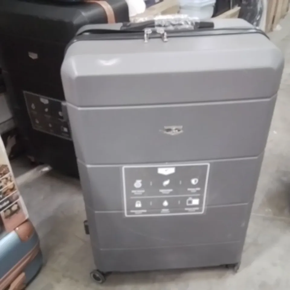 MEDIUM SUITCASE GREY & BLACK