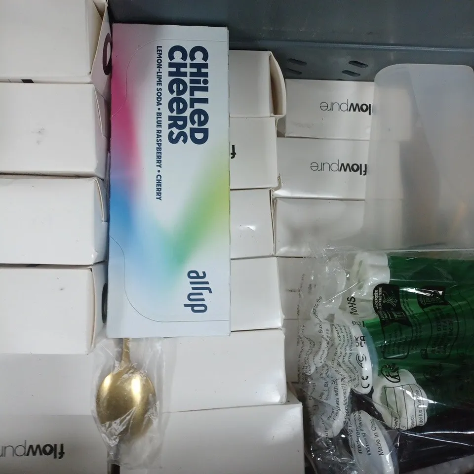 APPROXIMATELY 10 ASSORTED HOUSEHOLD ITEMS TO INCLUDE CHERRY KOLA AIR UP AROMA POD, SMART STRIP LIGHT, WATER BOTTLE, ETC
