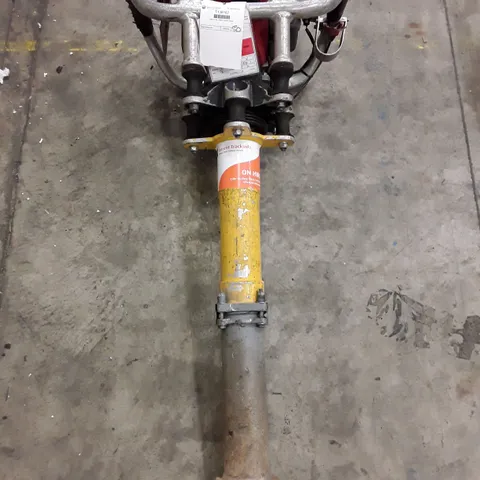 ROBEL 2 STROKE VERTICAL TAMPER