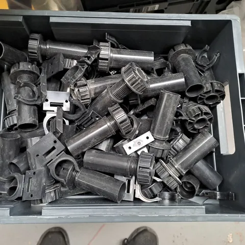 APPROXIMATELY 10 PLINTH SETS - ALL LOOSE