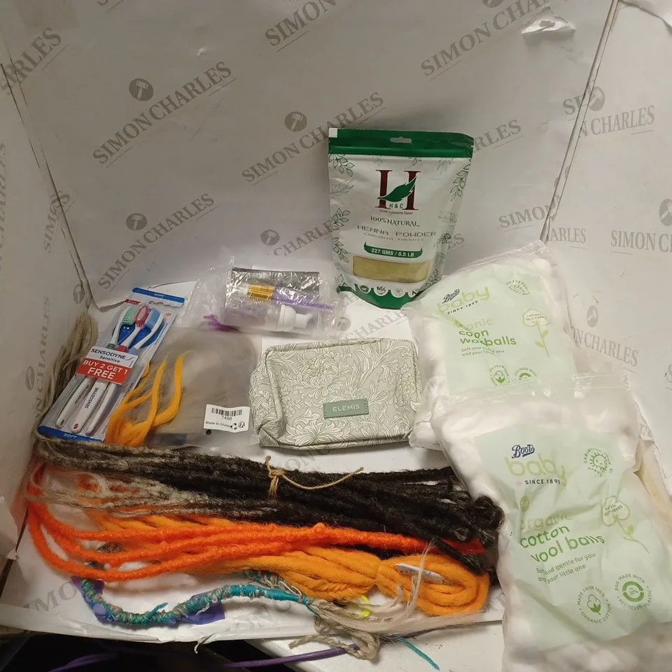 LOT OF APPROXIMATELY 8 HEALTH AND BEAUTY ITEMS TO INCLUDE BOOTS ORGANIC COTTON WOOL BALLS, HENNA POWDER, AND SENSODYNE 3 PACK TOOTHBRUSHES ETC.