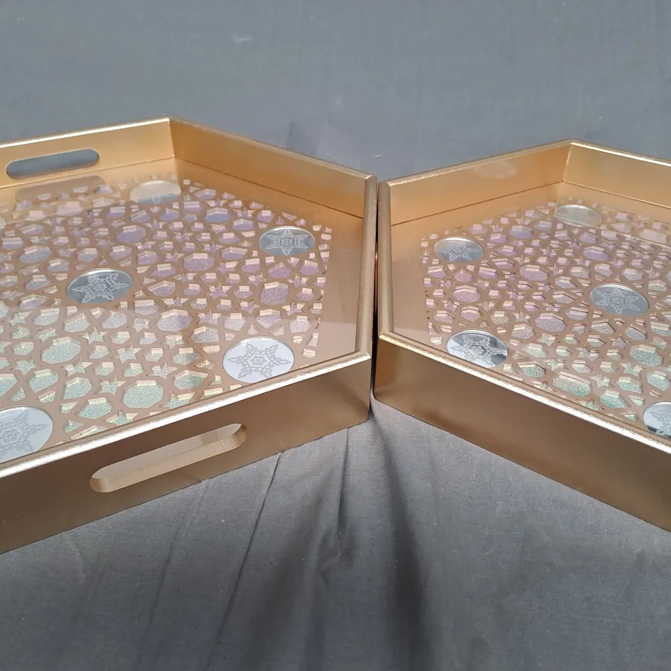 BOXED UNBRANDED SNOW THEMED DRINK SERVING TRAY IN GOLD