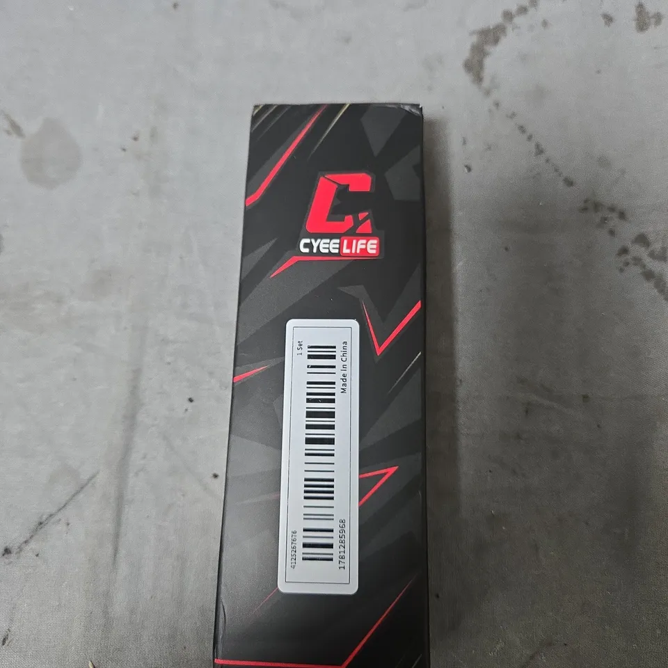 CYEELIFE DARTS SET – 3 DARTS IN CARRY CASE WITH ACCESSORIES 