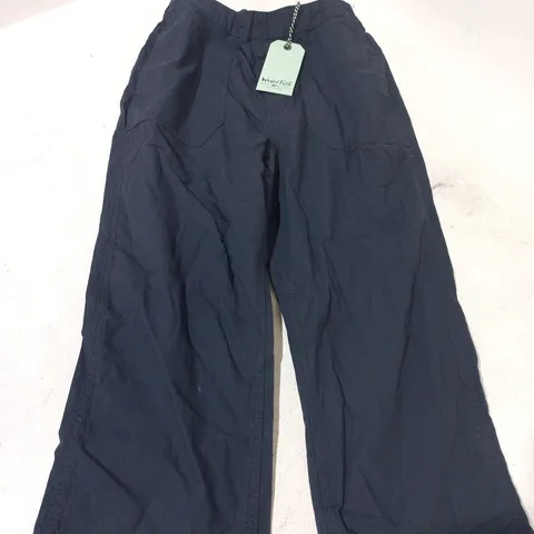 WEIRD FISH AMYAR 3/4 RIPSTOP TROUSERS IN NAVY - 10