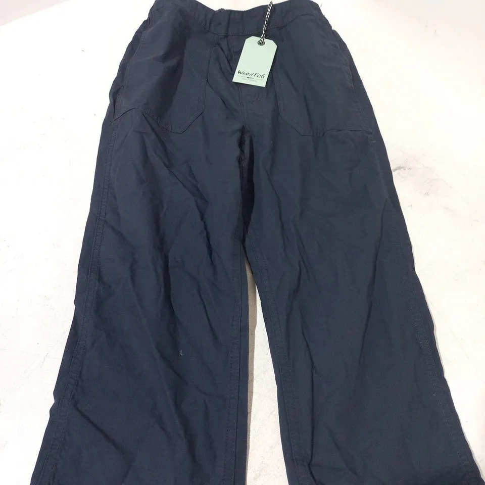 WEIRD FISH AMYAR 3/4 RIPSTOP TROUSERS IN NAVY - 10