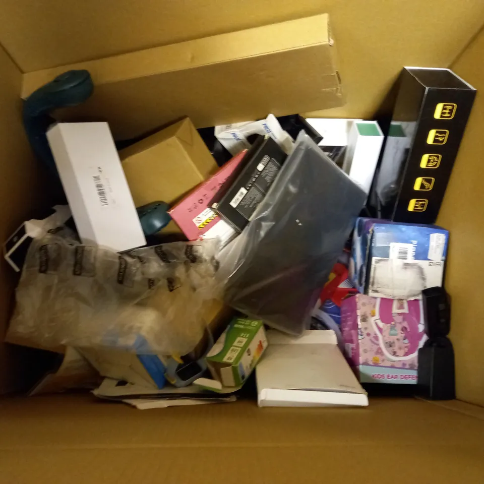 BOX OF APPROX 20 ASSORTED ITEMS TO INCLUDE - KIZPLAYS UFO DRONE - PS3 WIRED CONTROLLER - ALM SPOOL & LINE & COVER ECT 