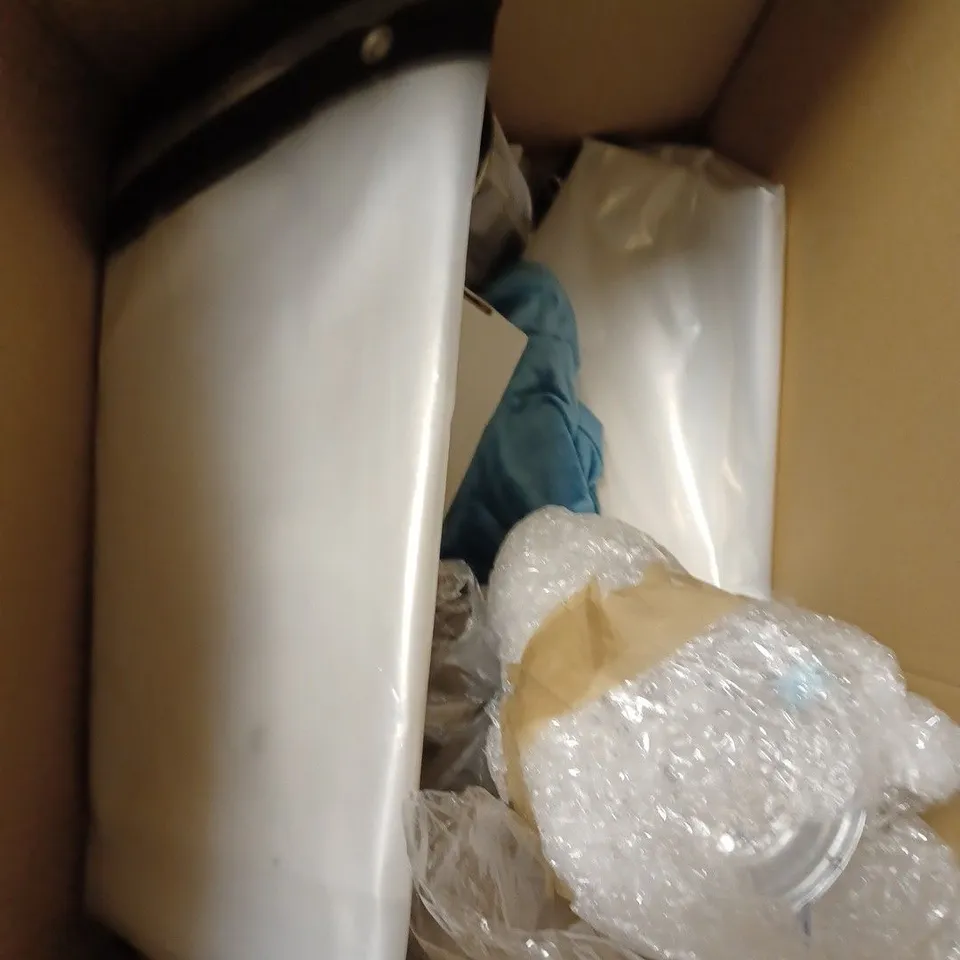 BOX OF APPROXIMATELY 15 ASSORTED HOUSEHOLD ITEMS TO INCLUDE SUMMER POURING JUG, FESTIVE BAUBLE DECORATION, GLASS PROTECTOR ETC 