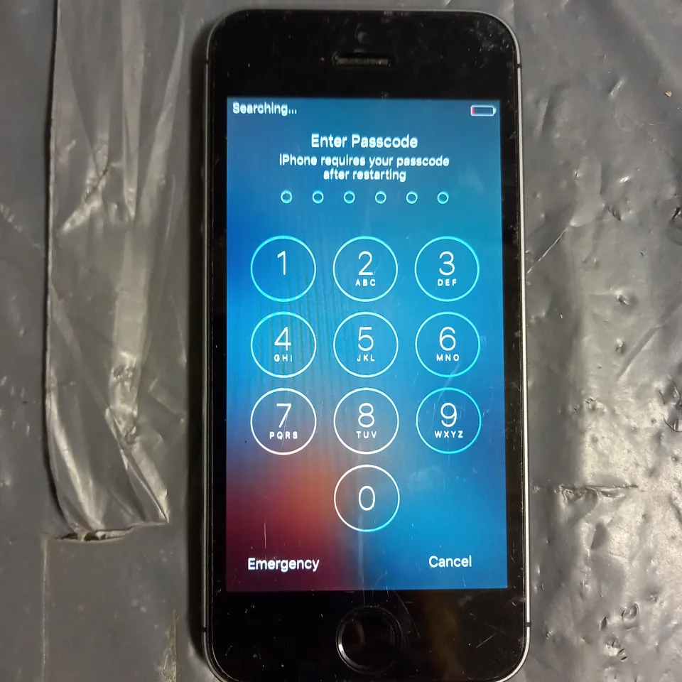 APPLE IPHONE 5S SMARTPHONE A1457 IN BLACK/SILVER