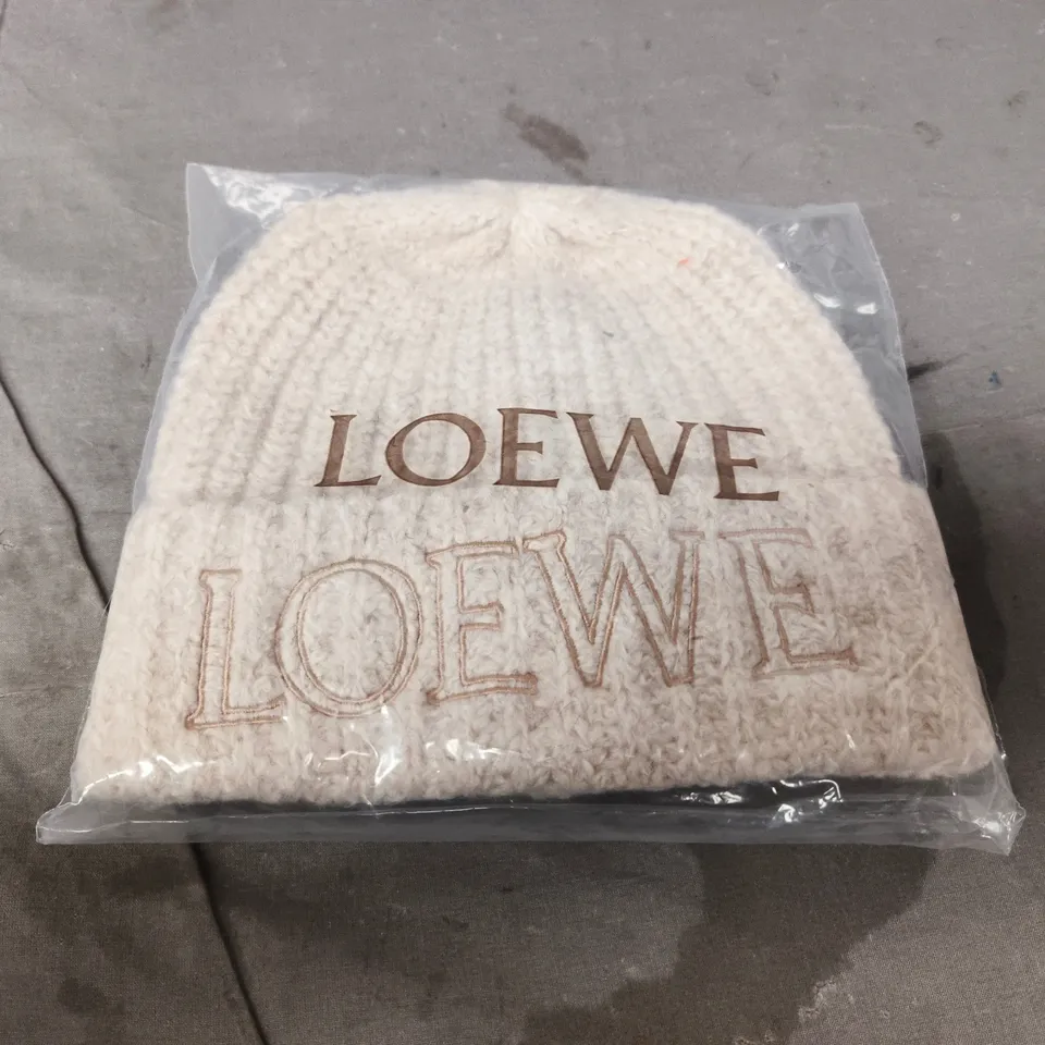 LOEWE LOGO KNIT BEANIE – BAGGED 
