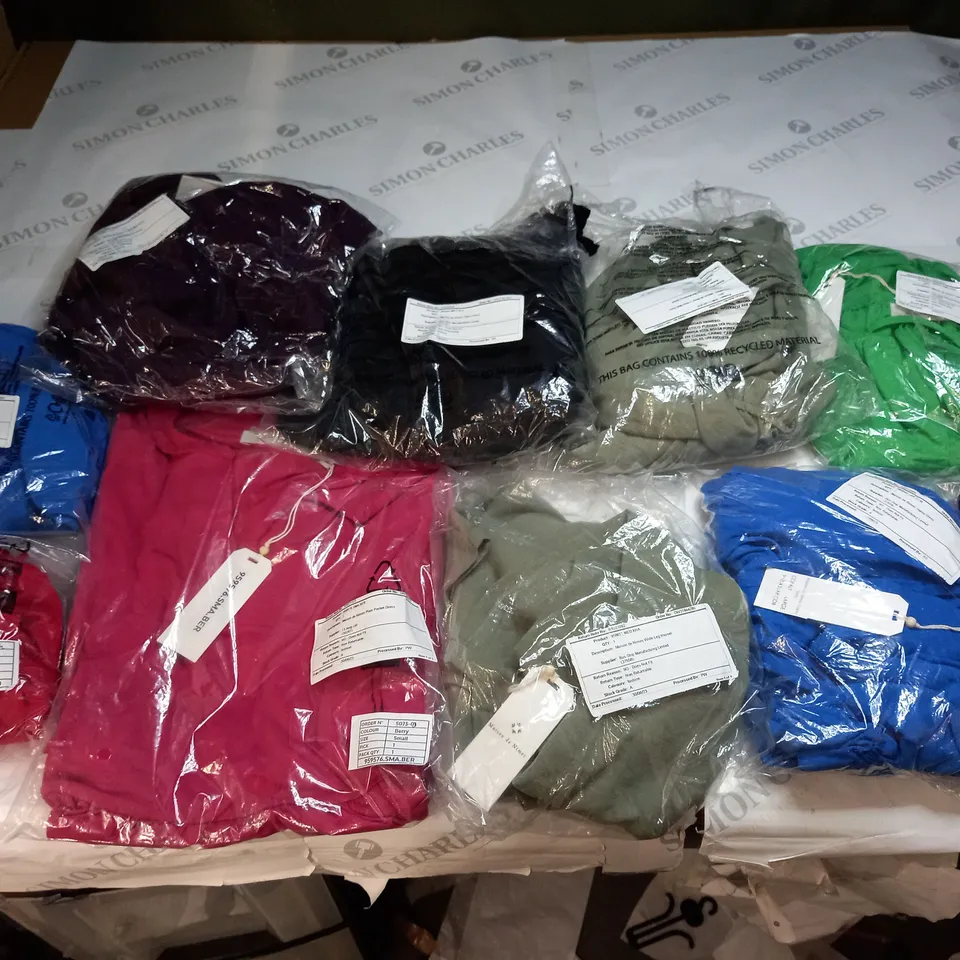 BAG OF APPROX 10 ASSORTED CLOTHING ITEMS TO INCLUDE - MAISON DE NIMES 