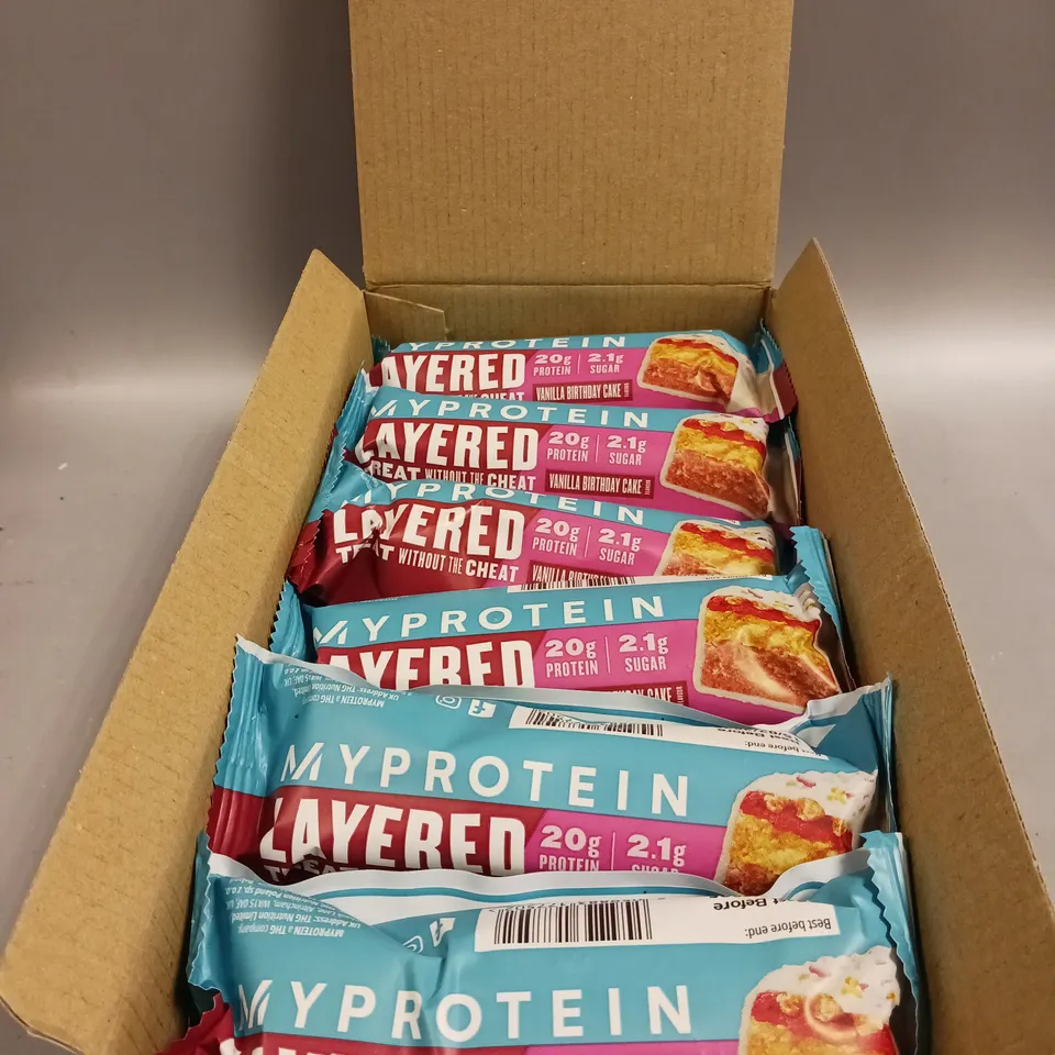 BOXED MYPROTEIN LAYERED VANILLA BIRTHDAY CAKE BARS - 12 X 60G 