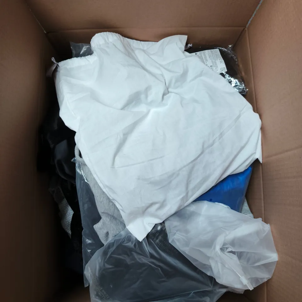 LARGE BOX OF APPROXIMATELY 25 ASSORTED CLOTHING ITEMS IN VARIOUS COLOURS, STYLES AND SIZES - COLLECTION ONLY
