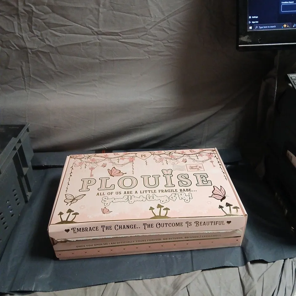 P LOUISE MAKE-UP GIFT SET – PINK BOXED COSMETICS COLLECTION