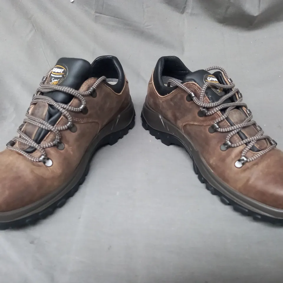 BOXED PAIR OF GRISPORT WATERPROOF SHOES IN BROWN EU SIZE 47