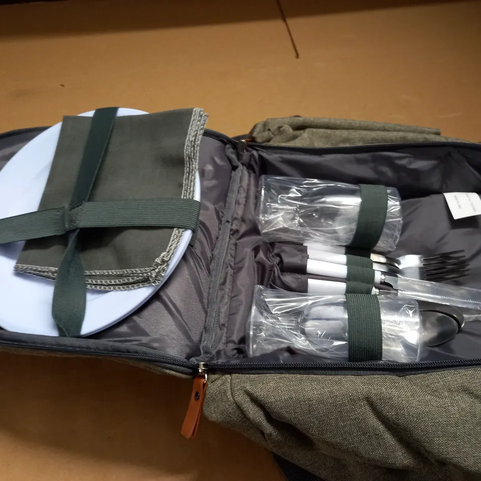 COAST & COUNTRY 2-PERSON PICNIC COOLER BACKPACK