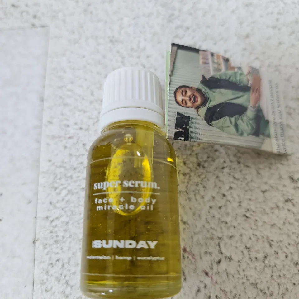 BOX OF APPROXIMATELY 300 X SUNDAY SUPER SERUM FACE & BODY MIRACLE OIL