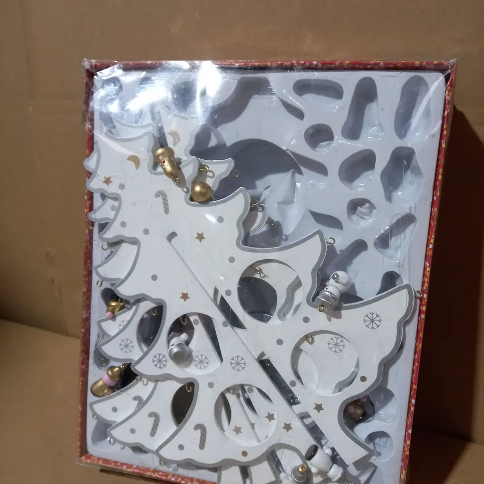 MUSICAL! SPINNING! DECOTREE - SILVER/WHITE RRP £24.99