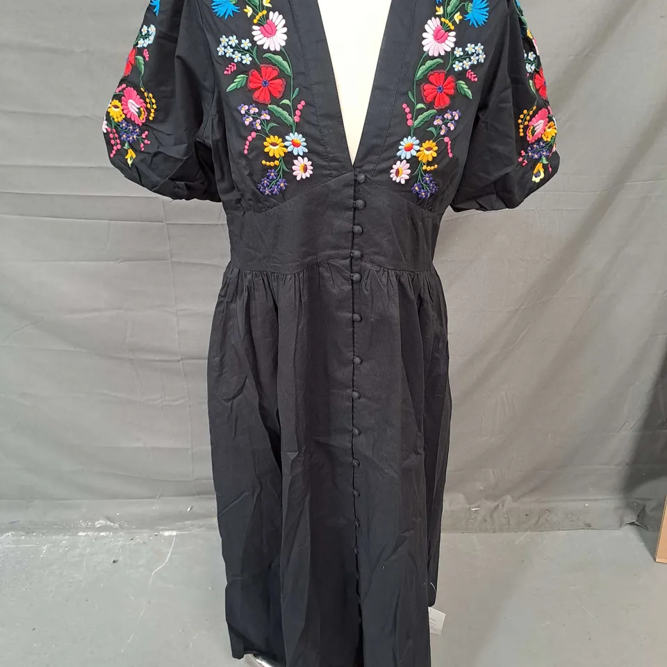 NOBODY'S CHILD STARLIGHT MIDAXI EMBROIDERED MIDAXI DRESS IN BLACK SIZE 10