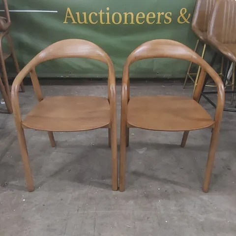 PAIR OF COPENHAGEN DINING CHAIRS - WALNUT BOW BACK