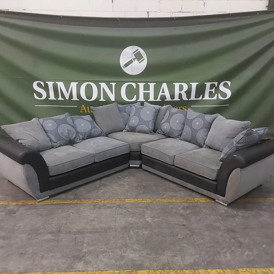 QUALITY DESIGNER UPHOLSTERED CORNER SOFA - GREY & BLACK
