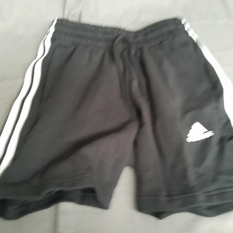 ADIDAS SHOTRS IN BLACK - UK SMALL