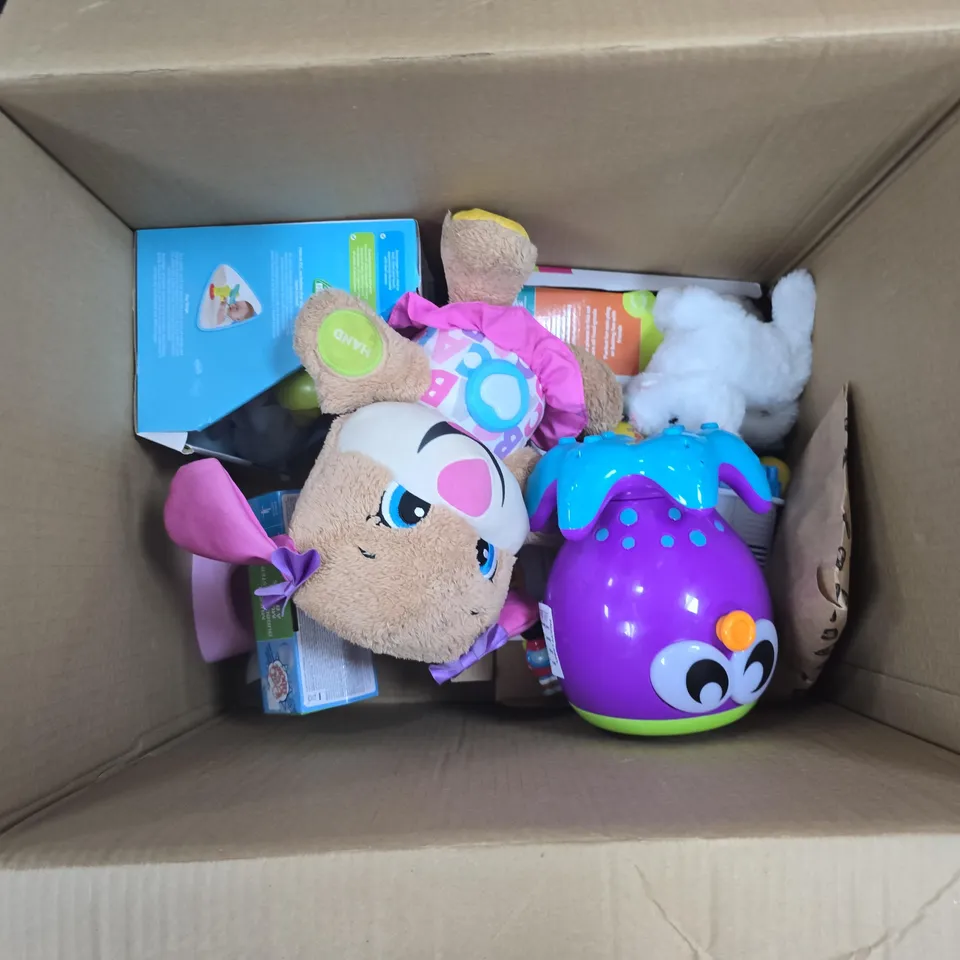 APPROXIMATELY 10 ASSORTED TOYS & GAMES PRODUCTS TO INCLUDE NICKJR READY STEADY DOUGH, XCELER8 MCLAREN 675LT RC CAR, HAPPYLAND TOY PLANE, ETC