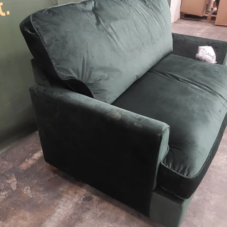 DESIGNER QUALITY 2 SEATER GREEN VELVET UPHOLSTERED SOFA BED
