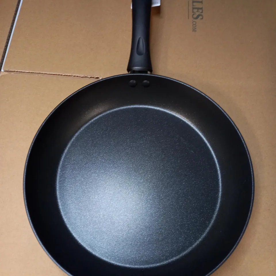 m&s home non stick frying pan - 28cm