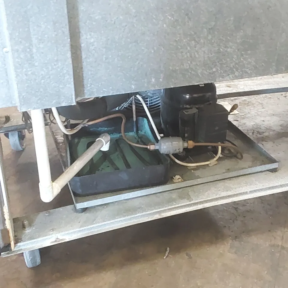 FOSTER COMMERCIAL DOUBLE DOOR REFRIGERATOR - PREMG1200H