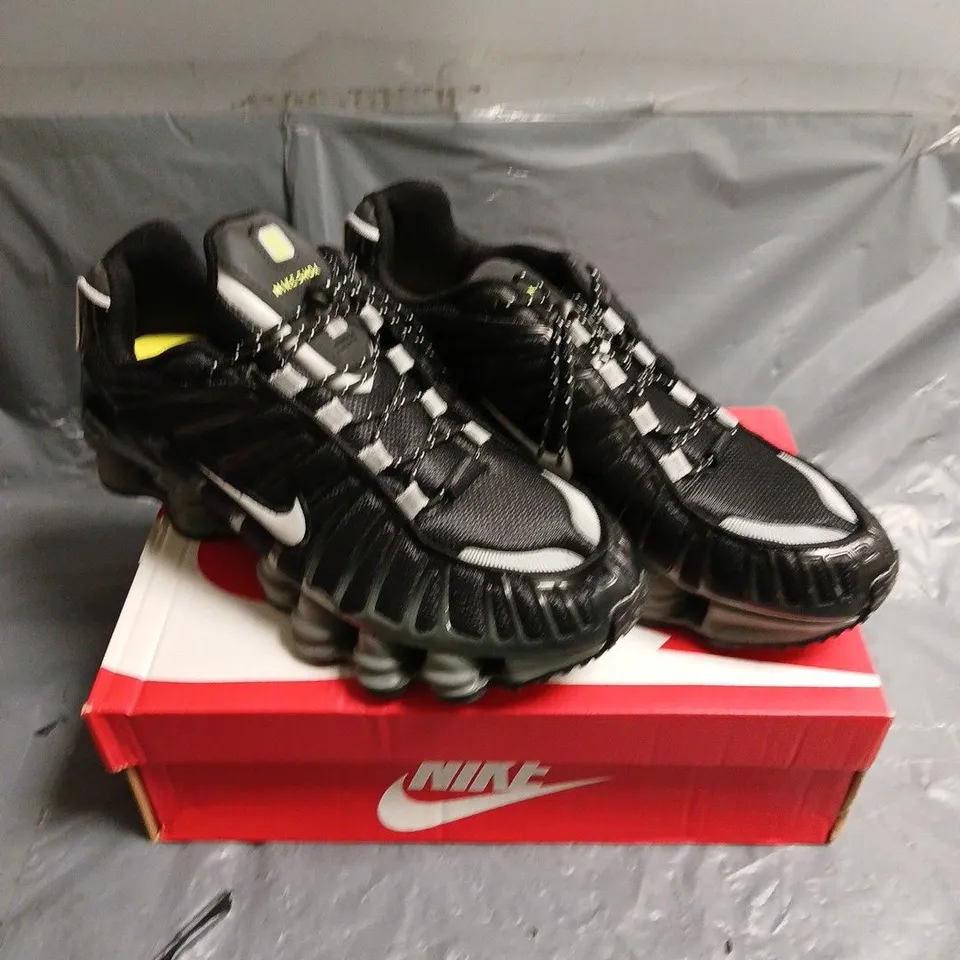 BOXED PAIR OF NIKE SHOX TL TRAINERS IN BLACK - 9
