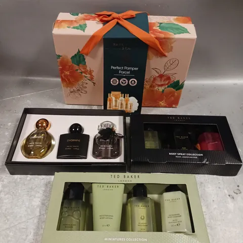 LOT OF 4 ASSORTED COSMETIC GIFTSETS TO INCLUDE - SANCTUARY SPA PERFECT PAMPER PARCEL - TED BAKER MINIATURES COLLECTION - DIGNIFIE EAU DE TOILETTE TRIO - ETC