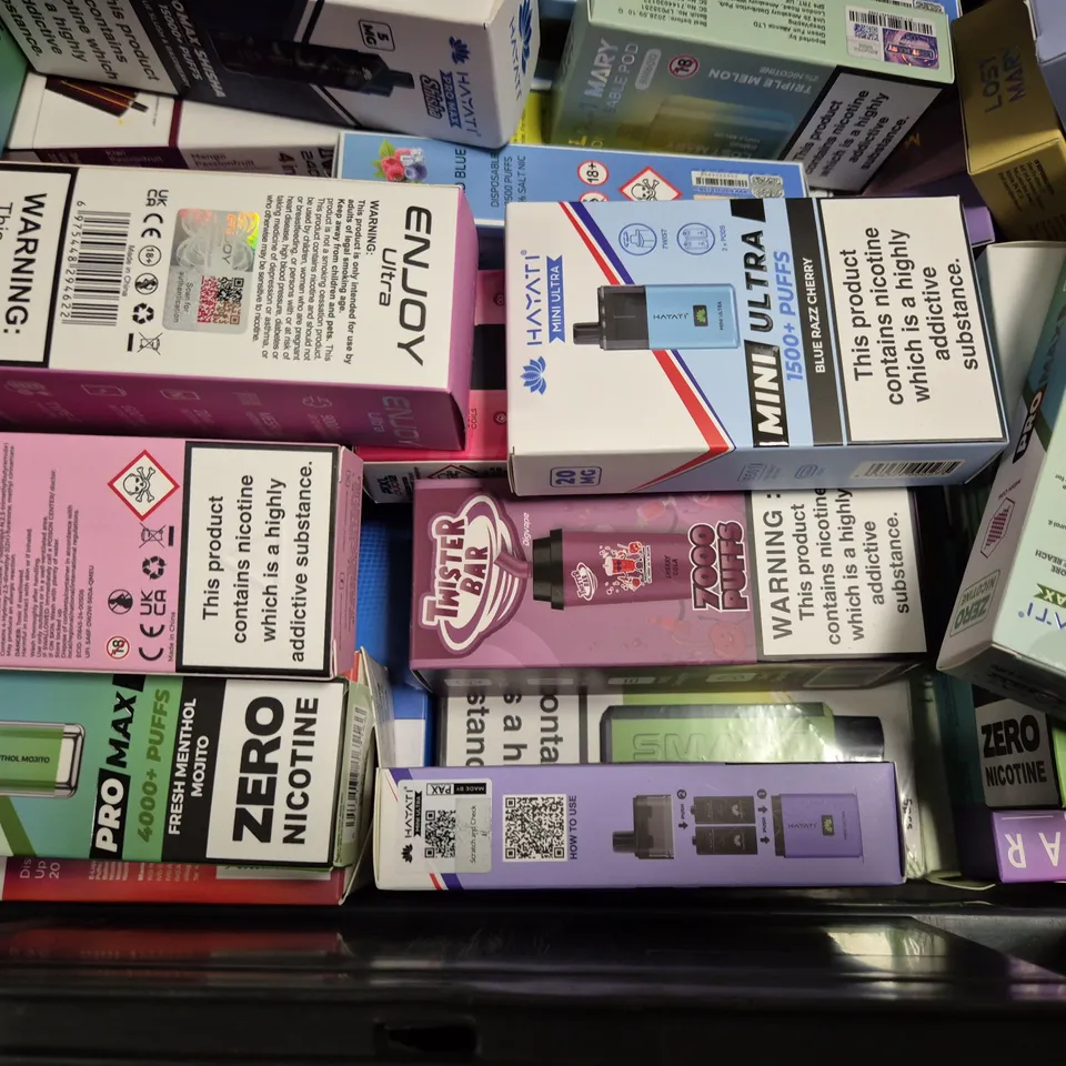 APPROXIMATELY 20 ASSORTED E-CIGARETTE PRODUCTS TO INCLUDE - HAYATI , DIXL DUO , TWIST BAR ETC