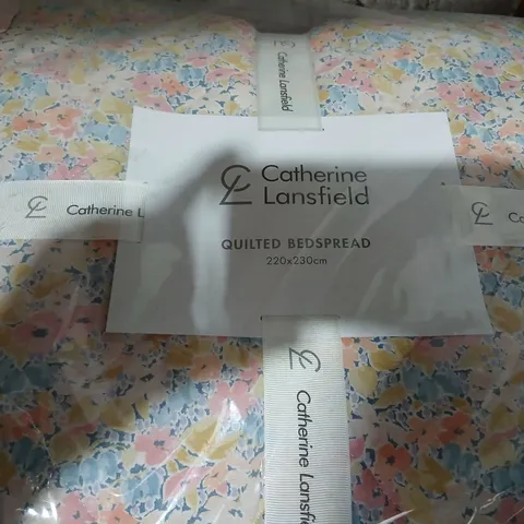 CATHERINE LANSFIELD QUILTED BEDSPREAD – FLORAL, 220 X 230 CM