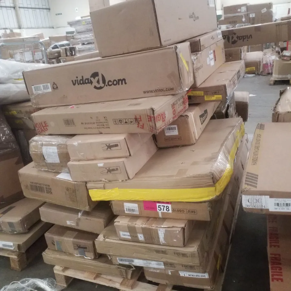 PALLET CONTAINING ASSORTED FLATPACK FURNITURE PARTS