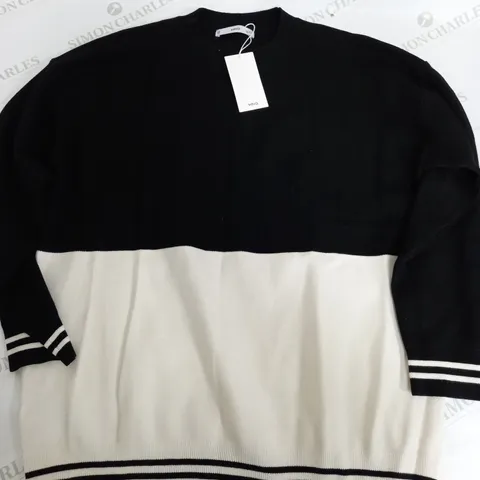 MNG LONG SLEEVE SWEATER IN HALF/HALF BLACK/WHITE - SMALL