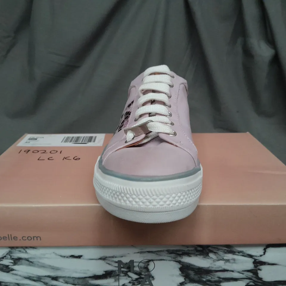 BOXED PAIR OF MODA IN PELLE ASTRIPE PINK LEATHER TRAINERS - SIZE 39