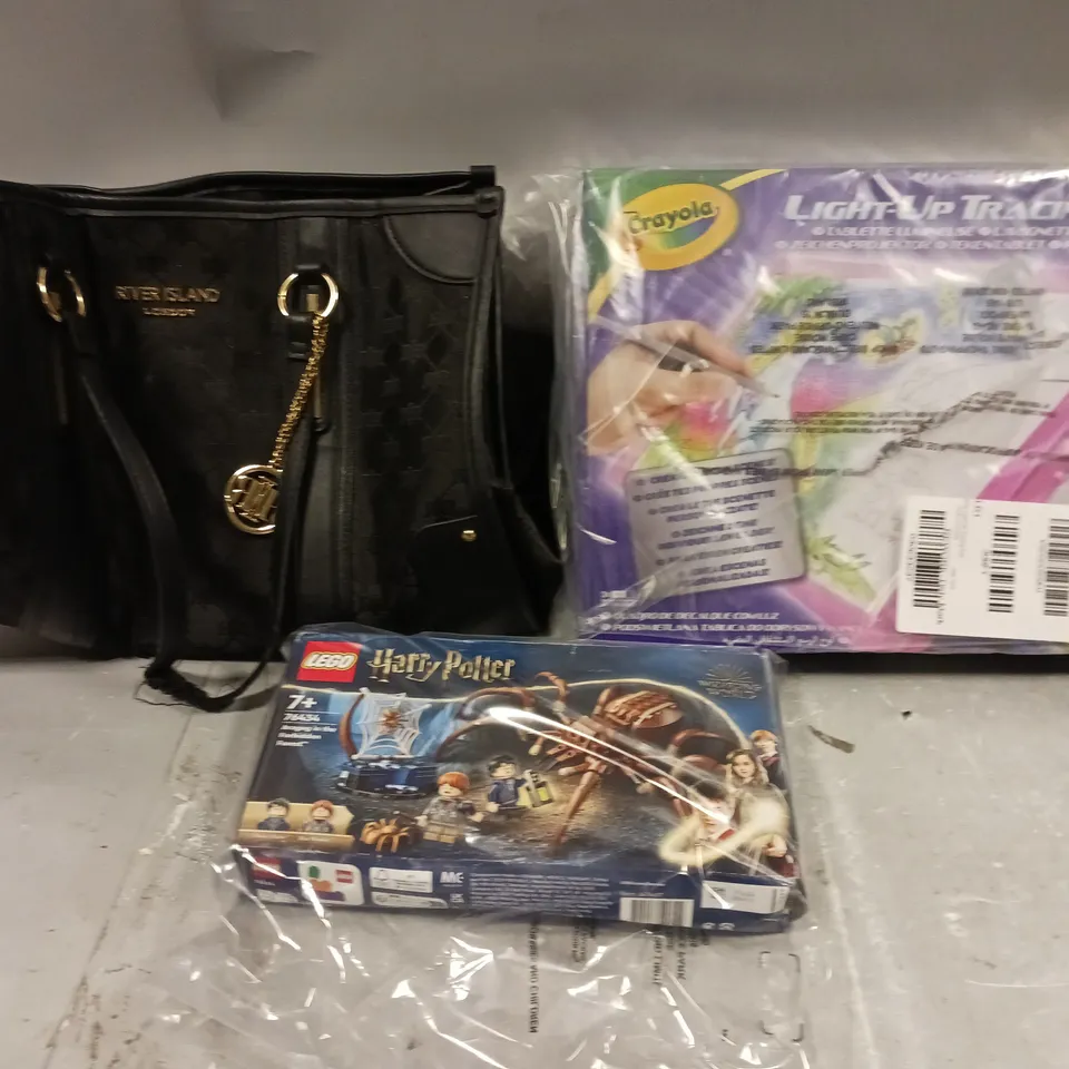 BOX OF APPROX 5 ASSORTED ITEMS TO INCLUDE - CRAYOLA LIGHT UP TRACING PAD , LEGO HARRY POTTER , RIVER ISLAND BAG ETC