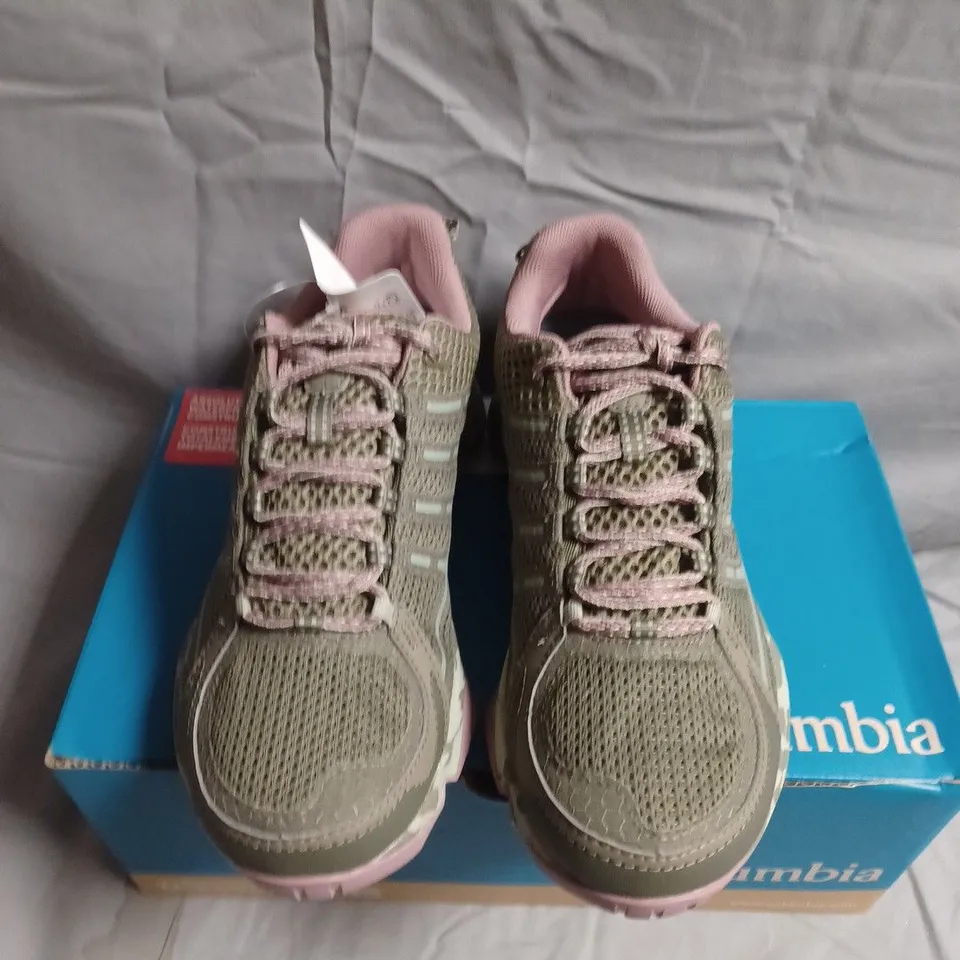  BOXED PAIR OF COLUMBIA HIKING SHOES – UK SIZE 6