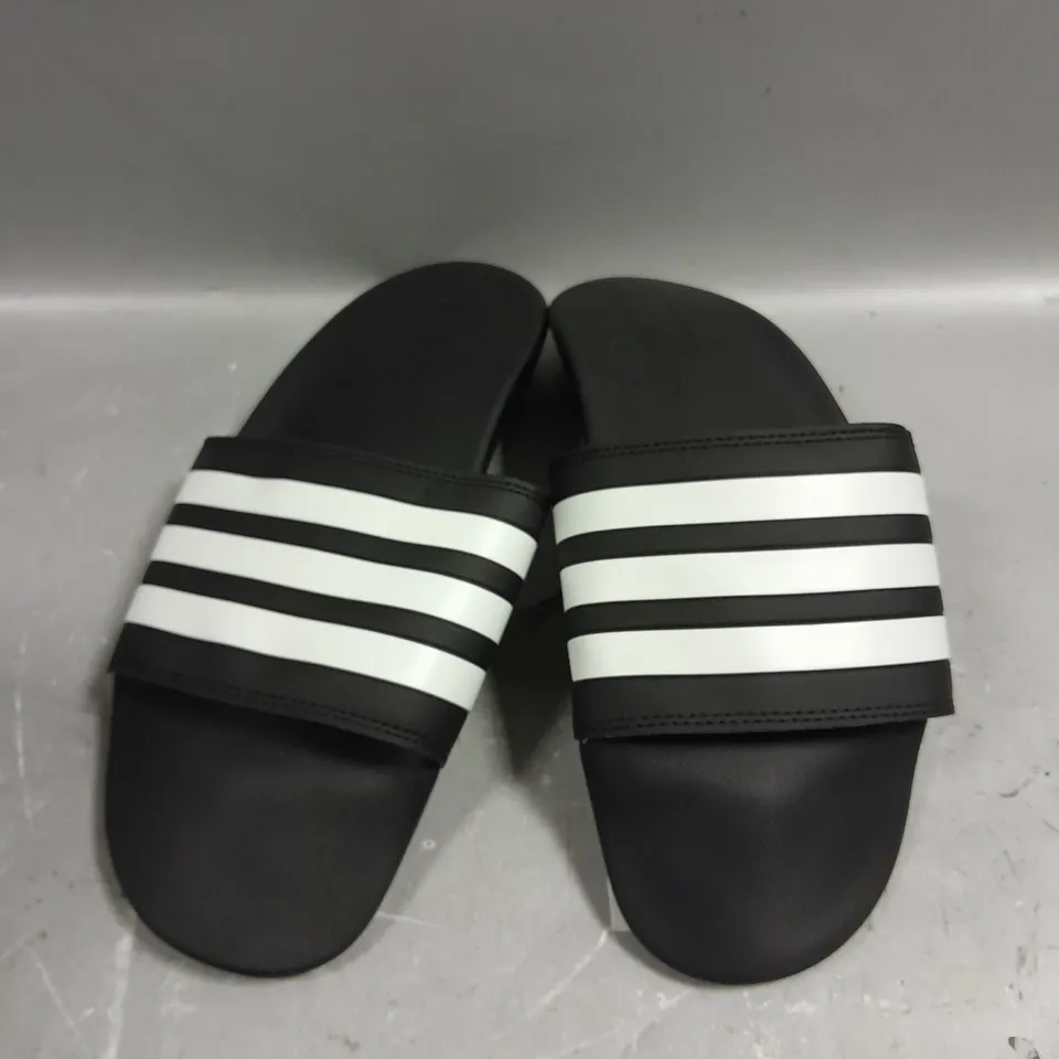 PAIR OF ADIDAS THREE STRIPE SLIDERS - 9