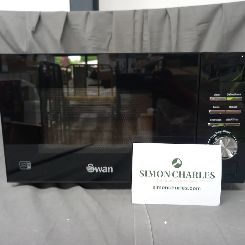 BOXED SWAN 20L 700W DIGITAL MICROWAVE IN BLACK RRP £64