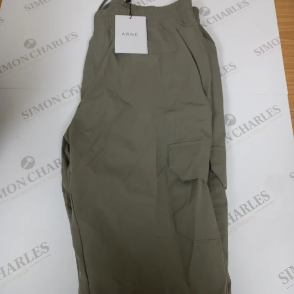 ARNE RELAXED FIT CARGO TROUSERS SIZE M