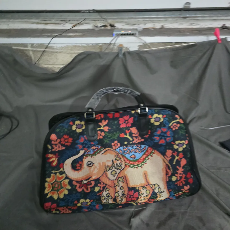 COLORFUL ELEPHANT-PRINT ROLLING TRAVEL BAG WITH HANDLES