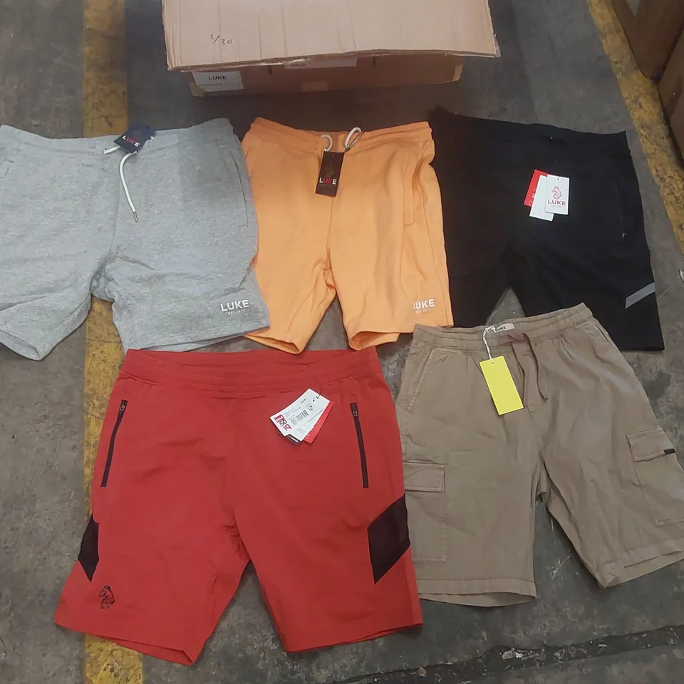 BOX CONTAINING A VERY LARGE QUANTITY OF ASSORTED LUKE SHORTS