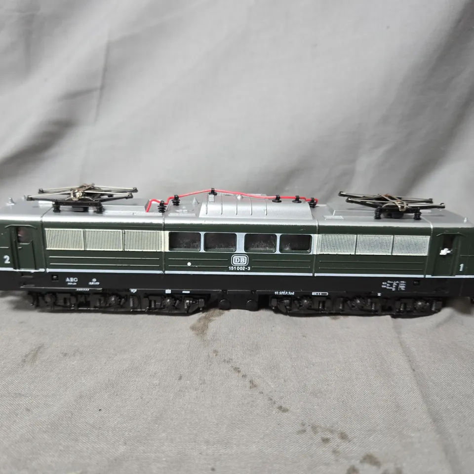 LIMA HO SCALE GERMAN ELECTRIC LOCOMOTIVE DB 151 002-3 – BOXED MODEL