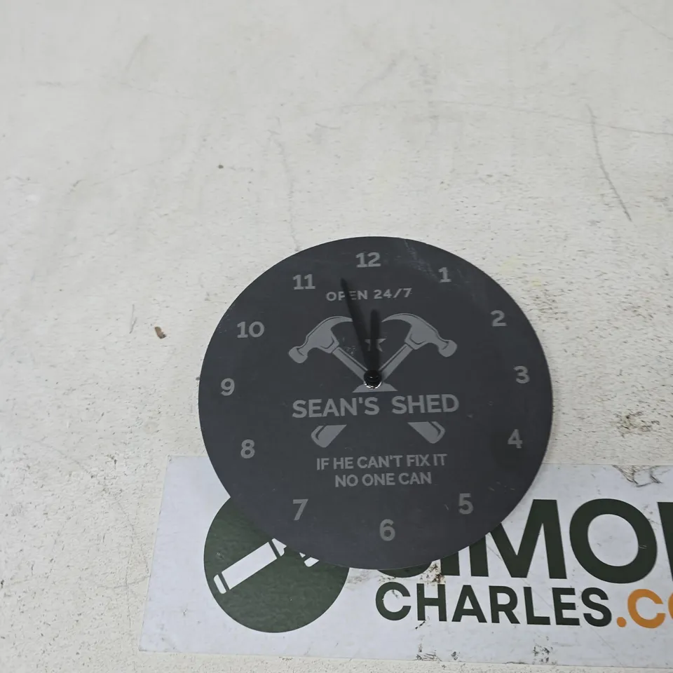 BOX OF APPROXIMATELY 12 ASSORTED ITEMS TO INCLUDE: SEANS SHED CLOCK