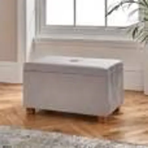 BRAND NEW HOMESDIRECT365 LIGHT GREY LARGE RECTANGULAR STORAGE STOOL
